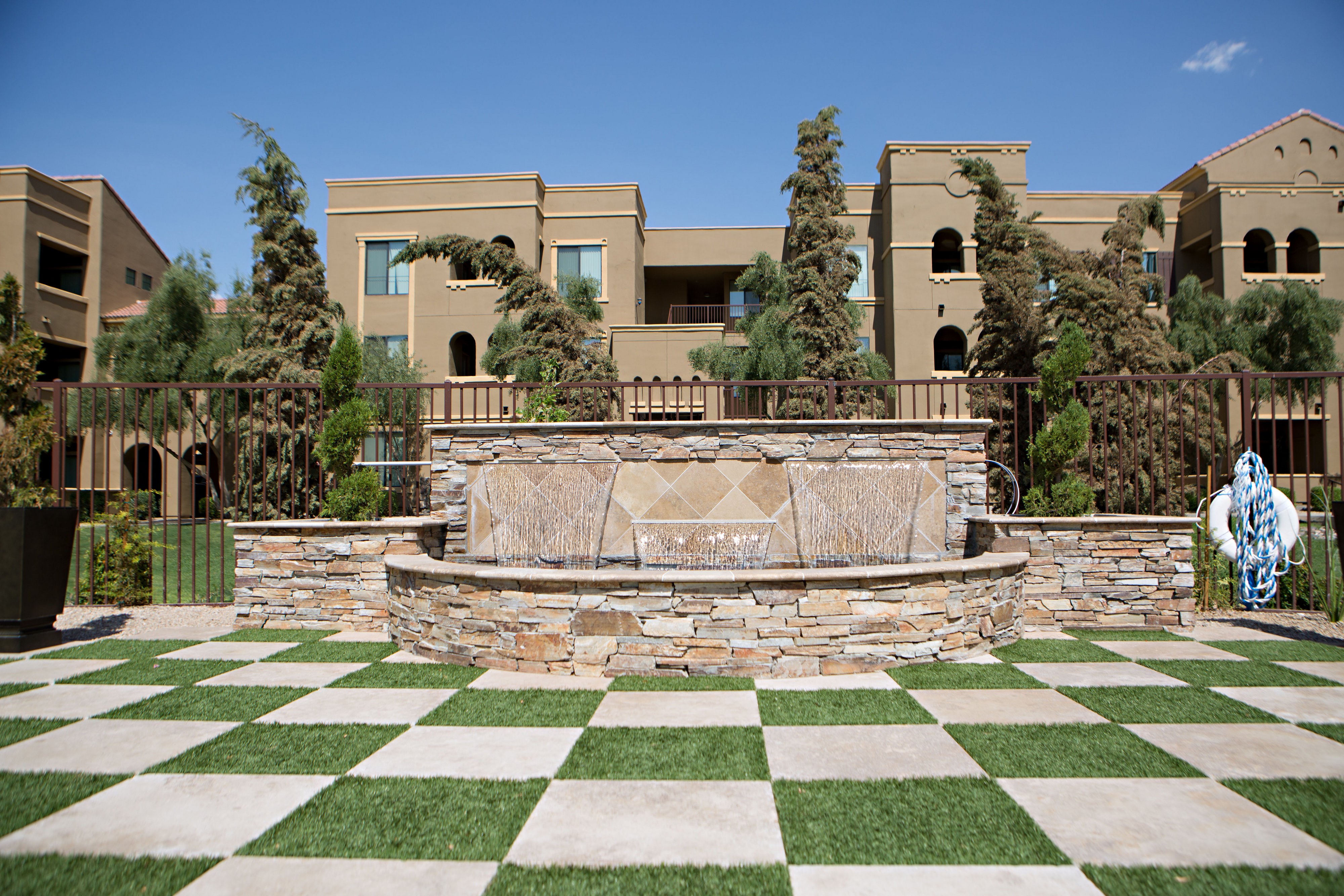 Safari Pools and Spas logo