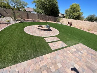 Lil Pea Landscaping logo