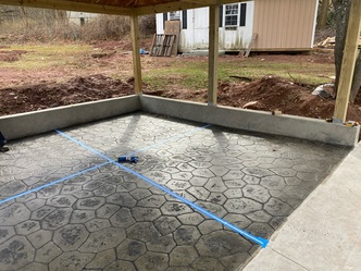 Leon's Quality Concrete logo