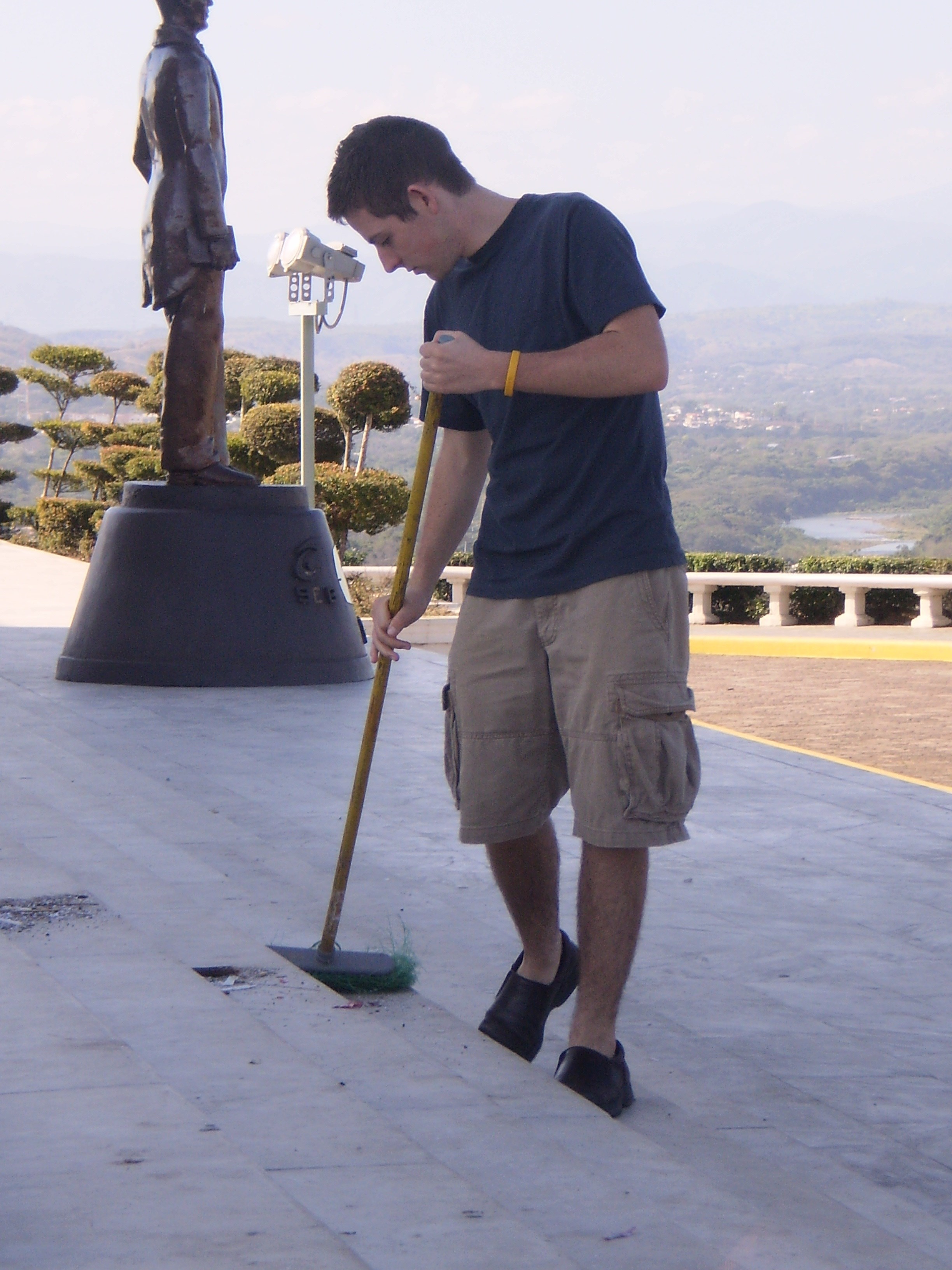 King's Cleaning Service logo