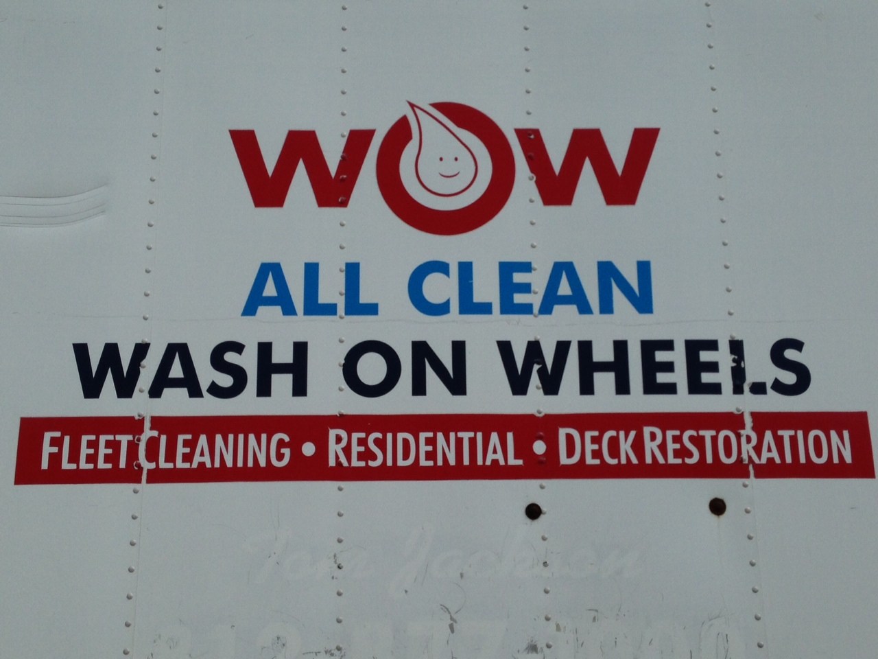 Logo for WOW All Clean Wash on Wheels