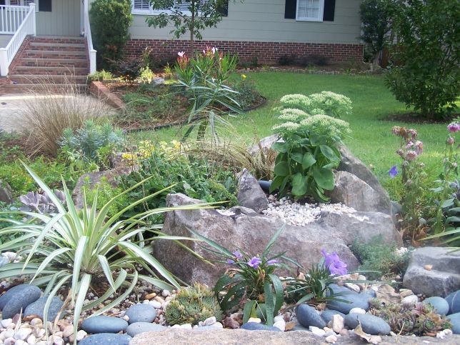 GrassRoots Landscaping logo
