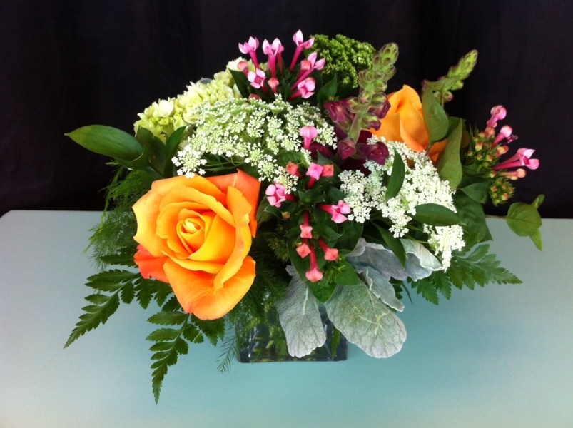 BAYHILL FLORIST logo