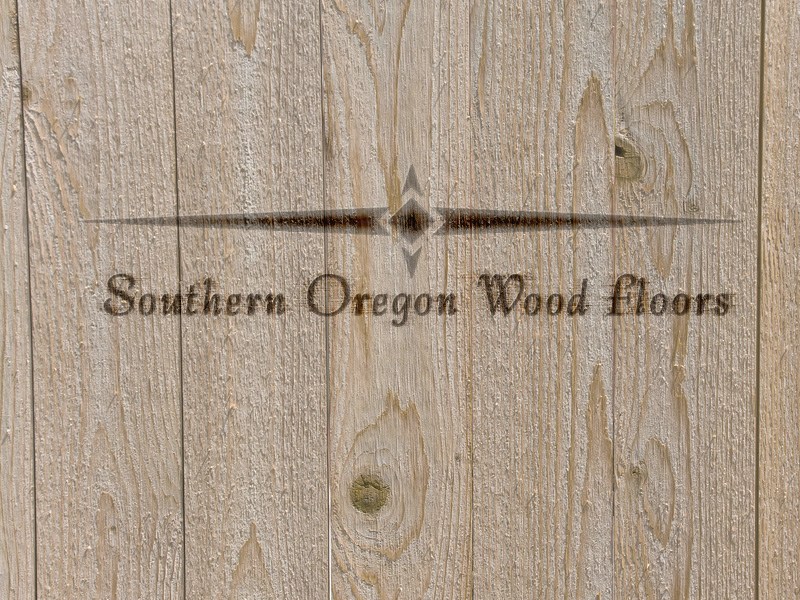 SOUTHERN OREGON WOOD FLOORS logo