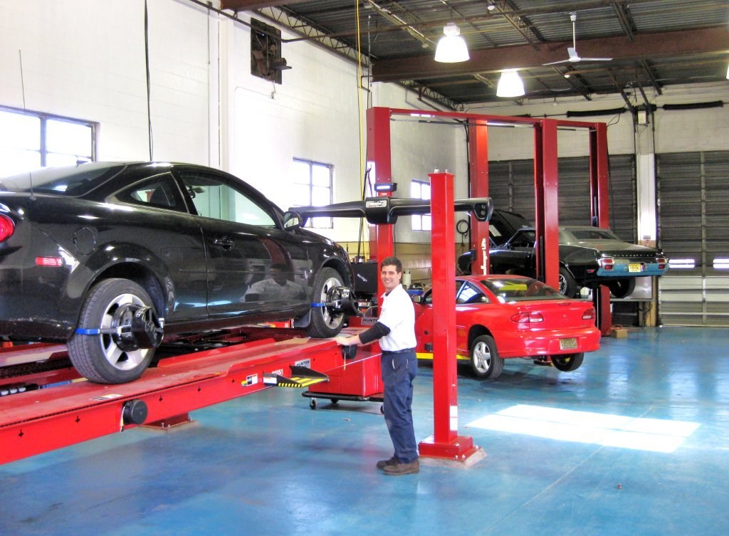 Bauer Auto Service logo