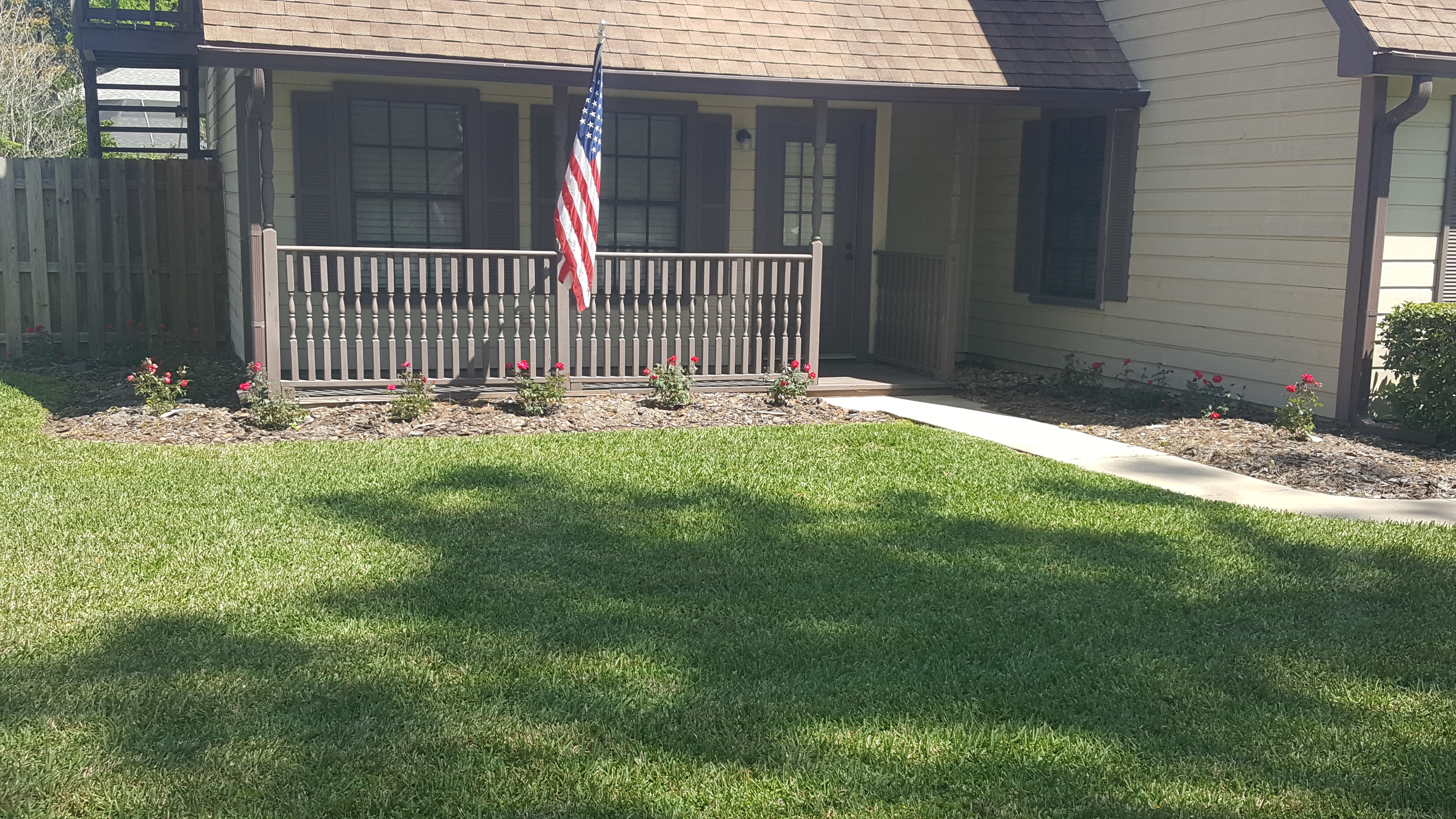 Clips Lawn Care logo