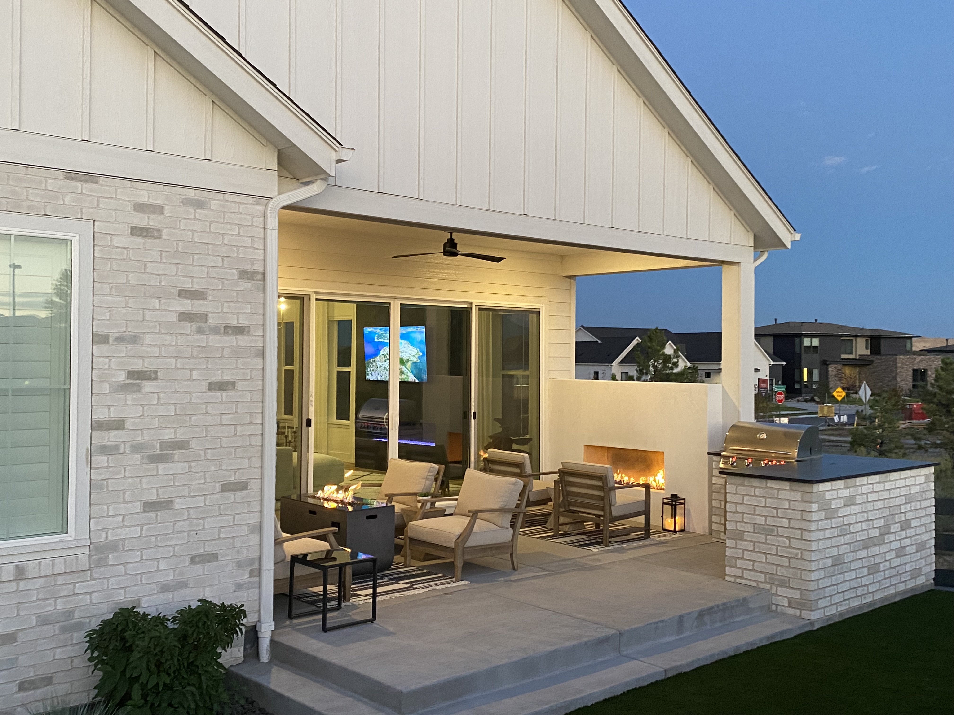 Four Elements Landscape & Outdoor Living, LLC logo