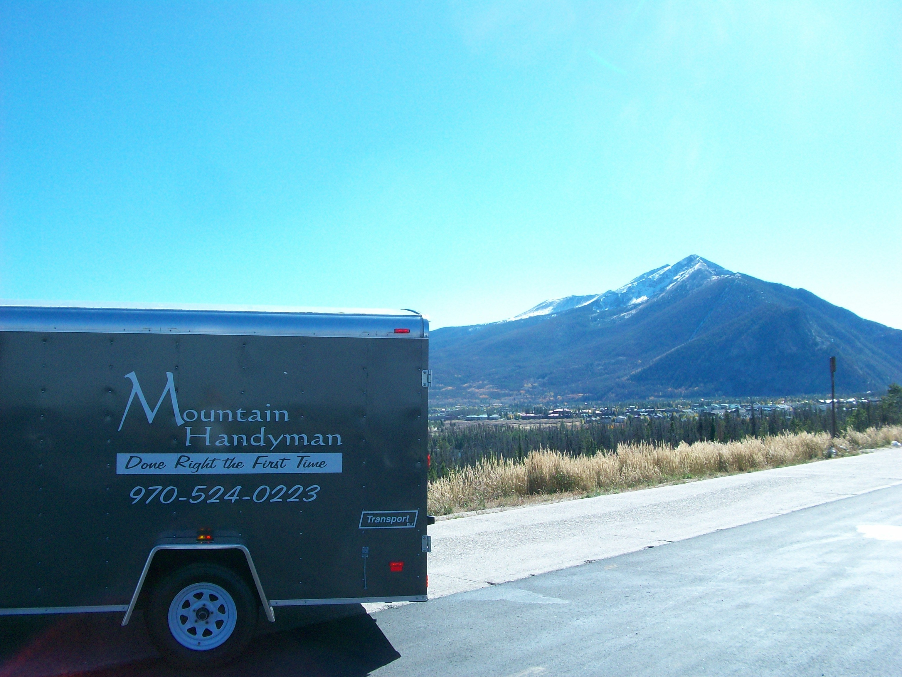 Mountain Handyman, LLC logo