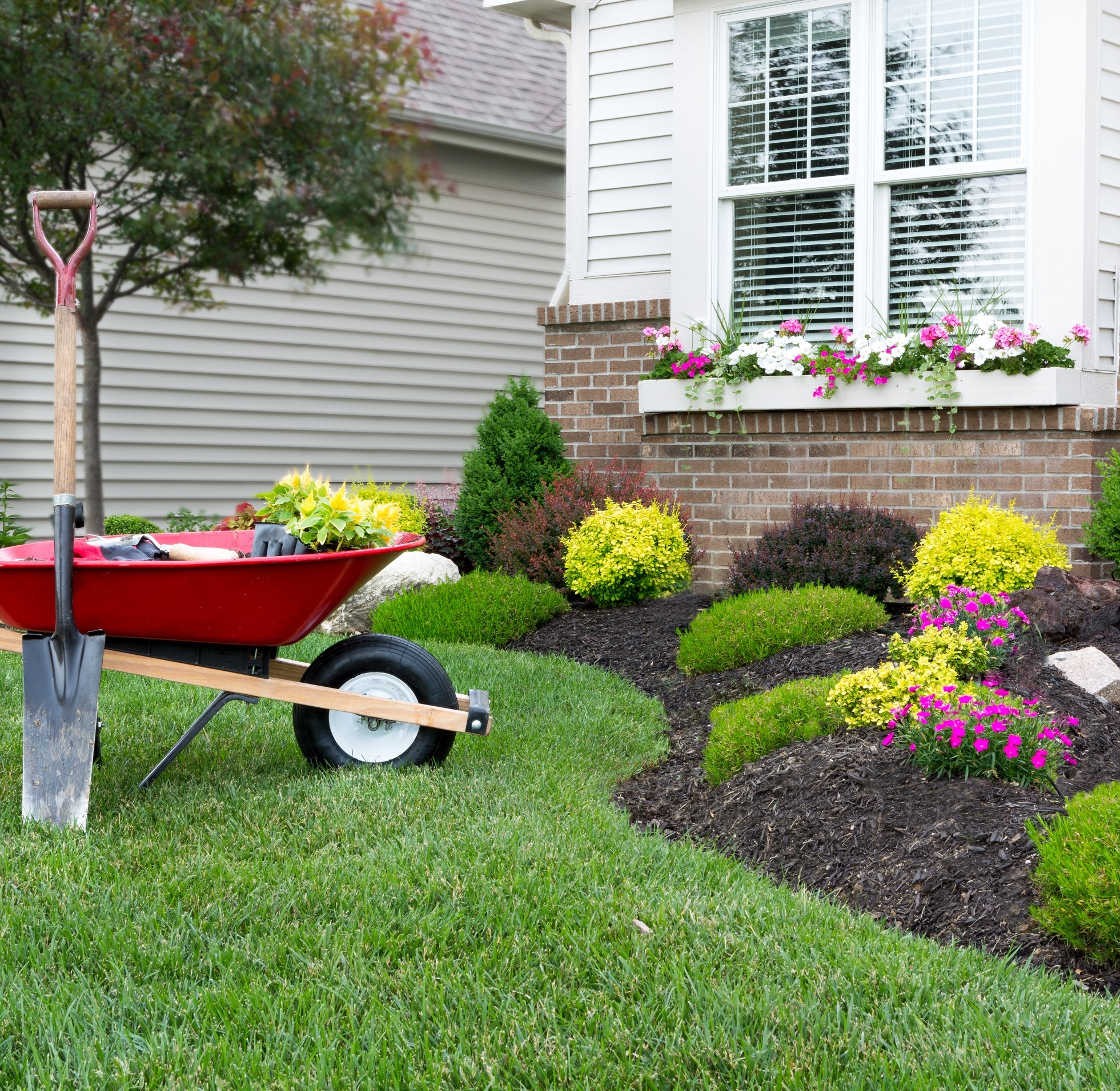 Peloquin Sprinklers & Landscaping logo