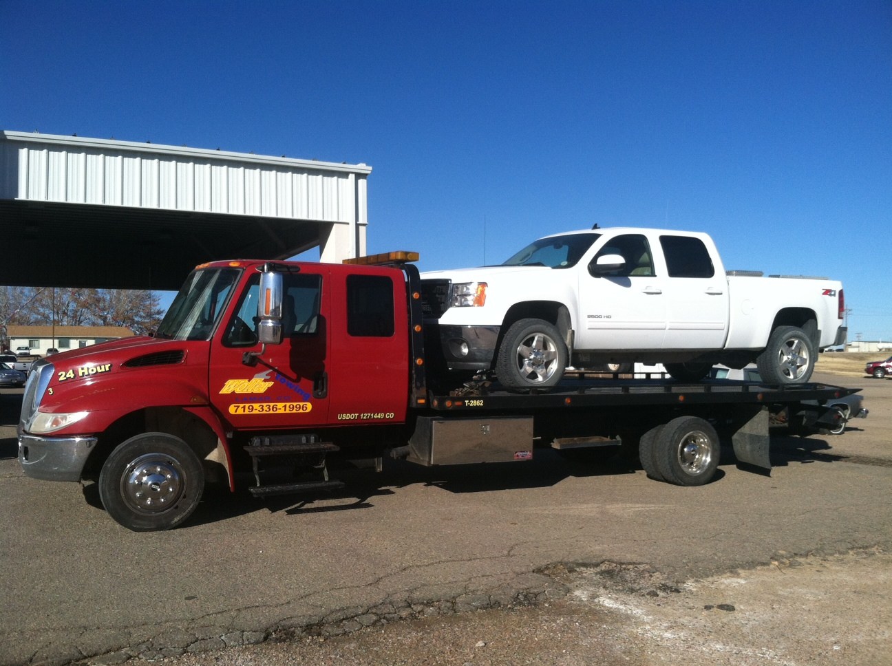 Andy Woller Towing logo