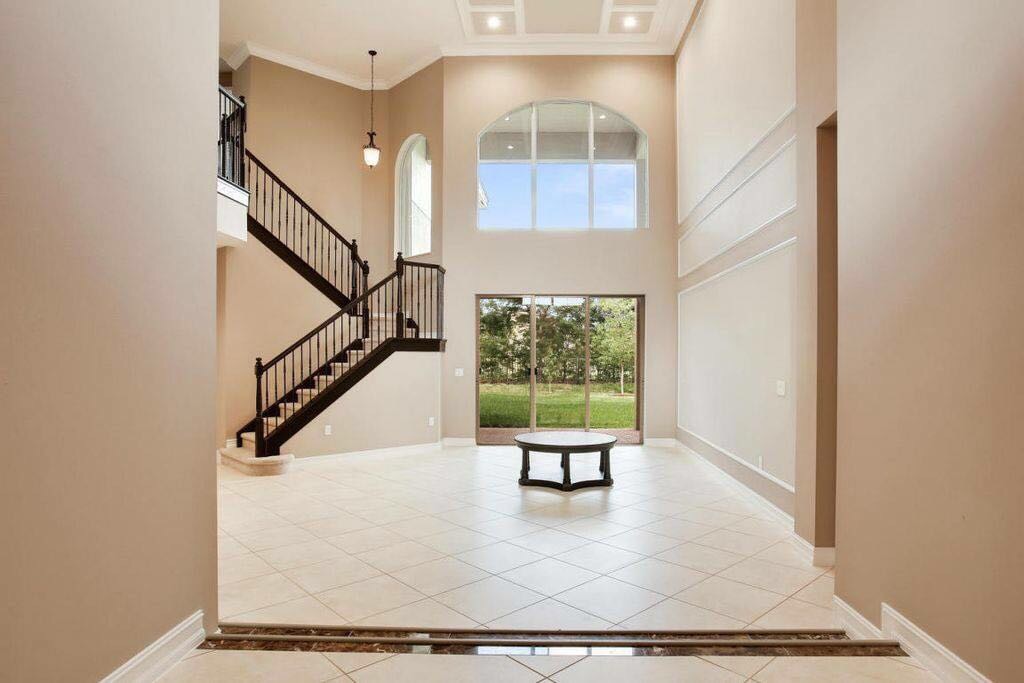 The Home Renovation Services logo