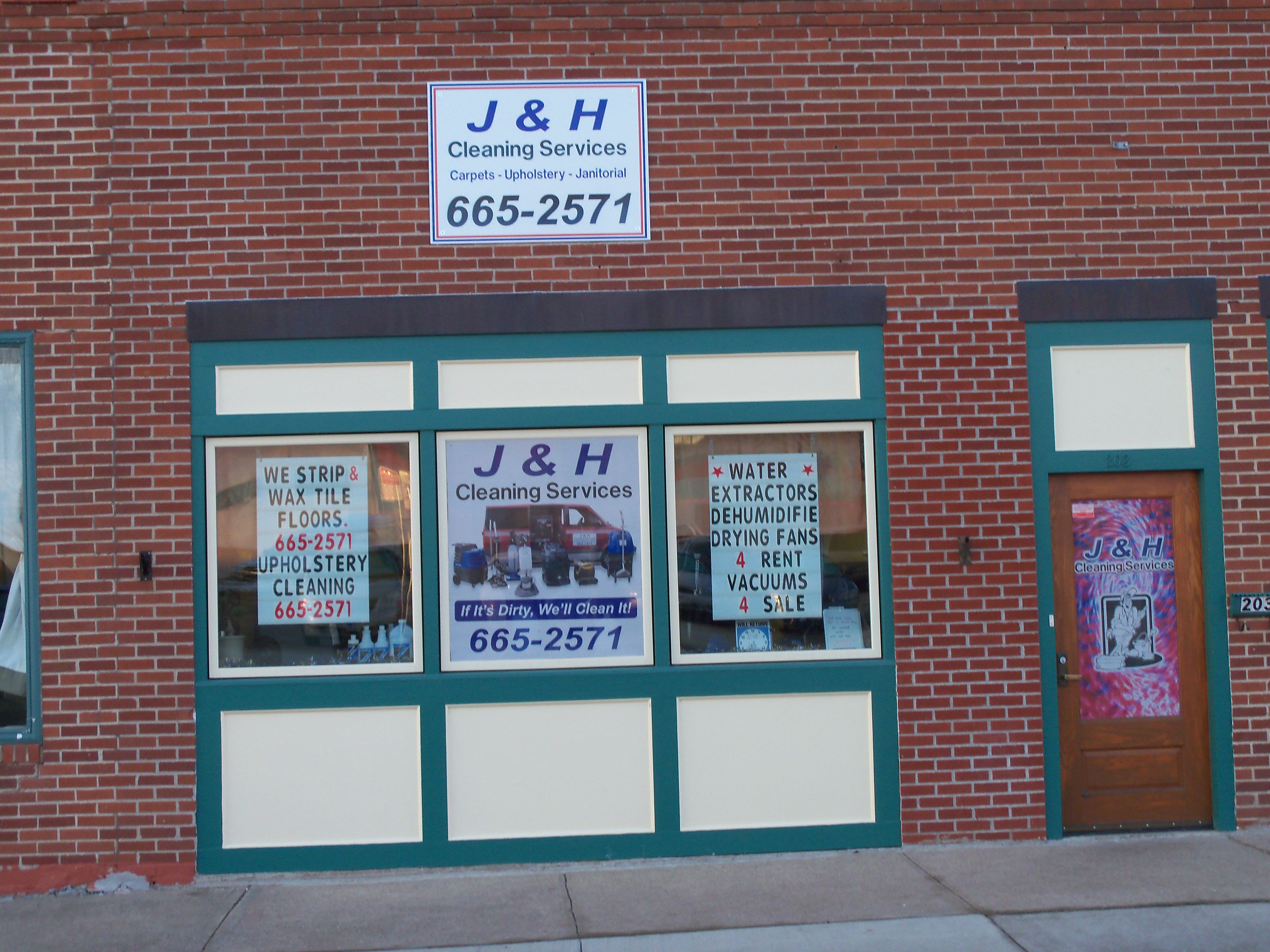 J&H Cleaning Service logo