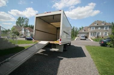 Thrifty Movers logo