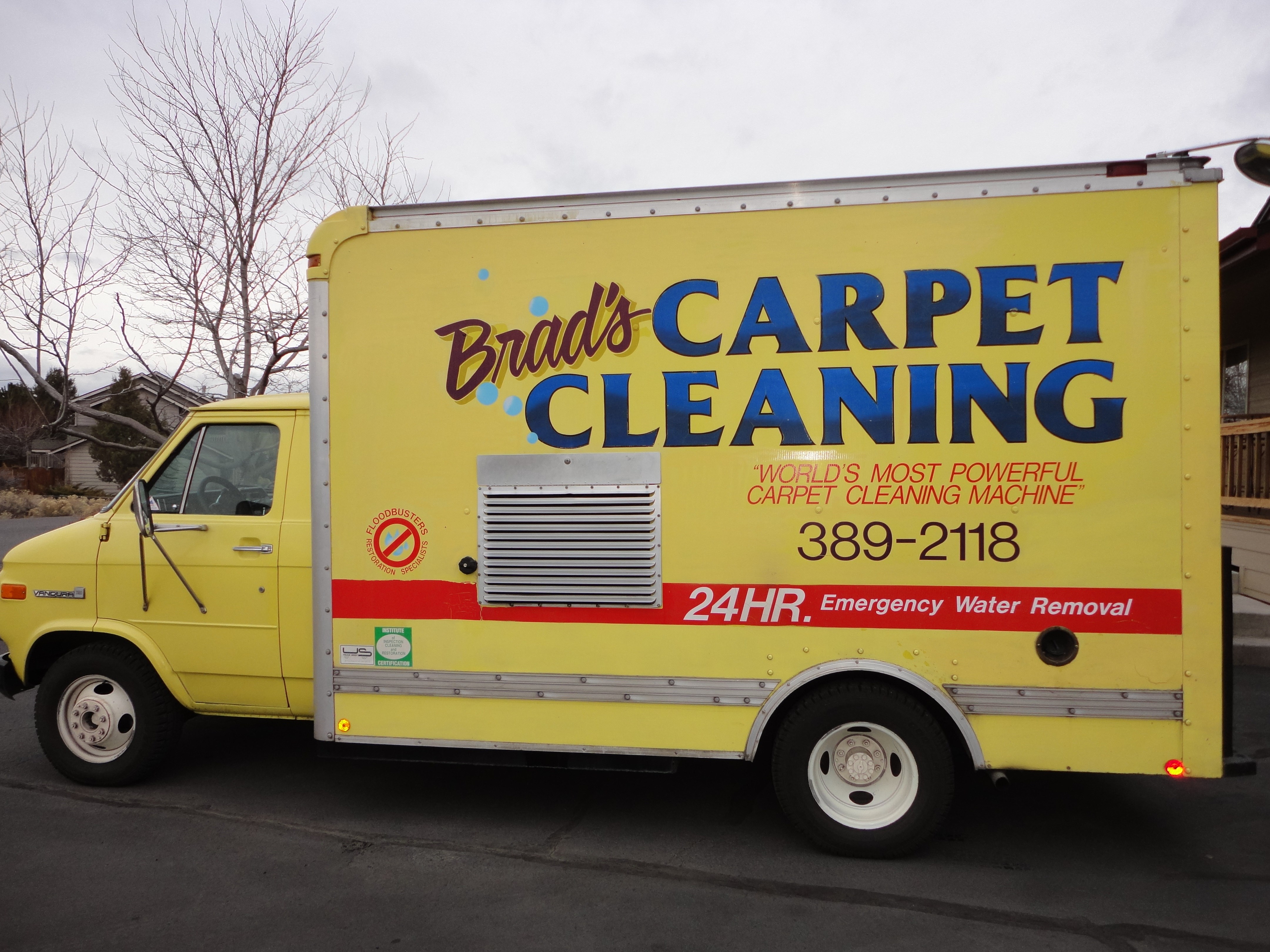 BRAD'S CARPET CLEANING logo