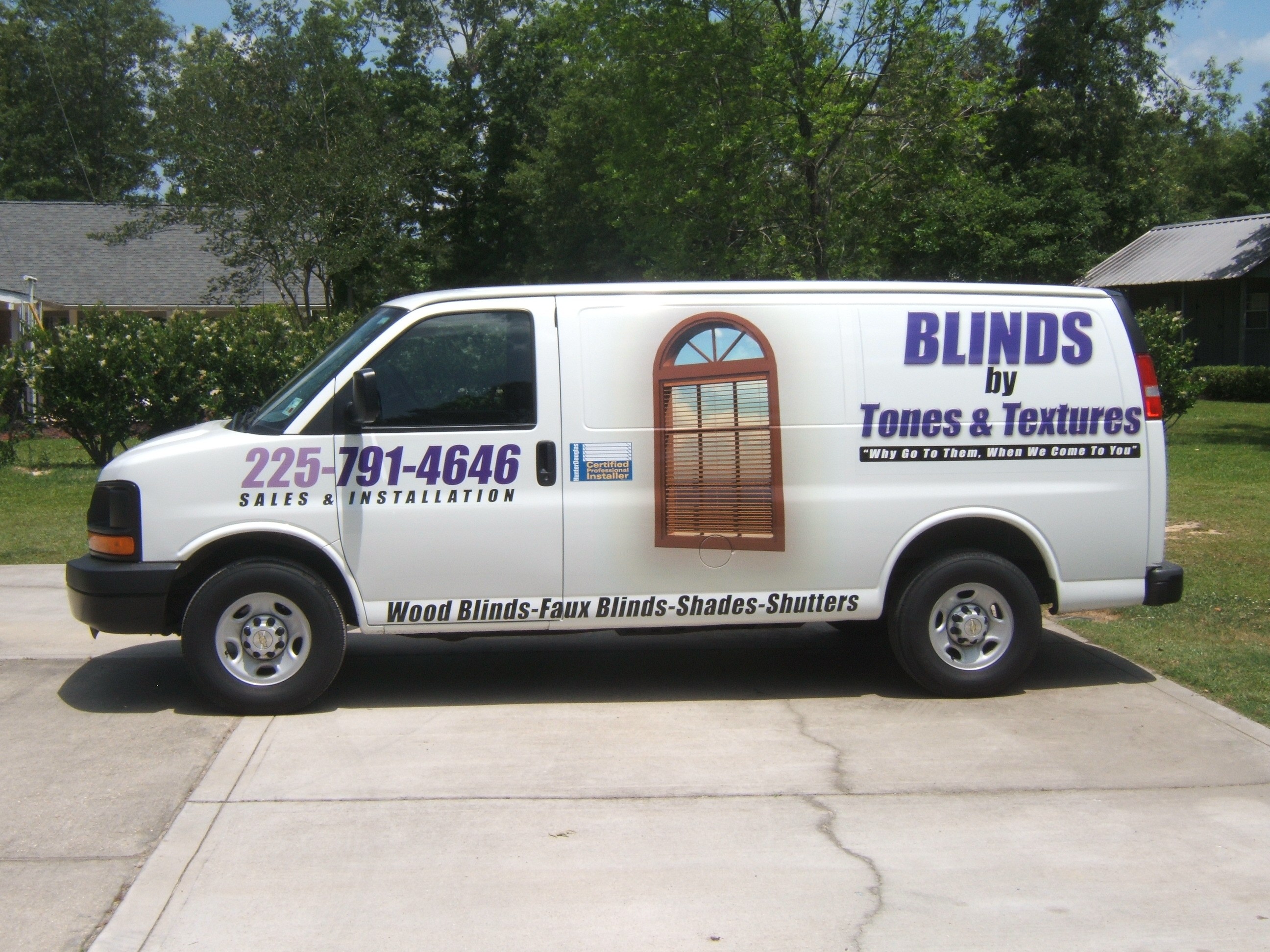 Blinds by Tones and Textures logo