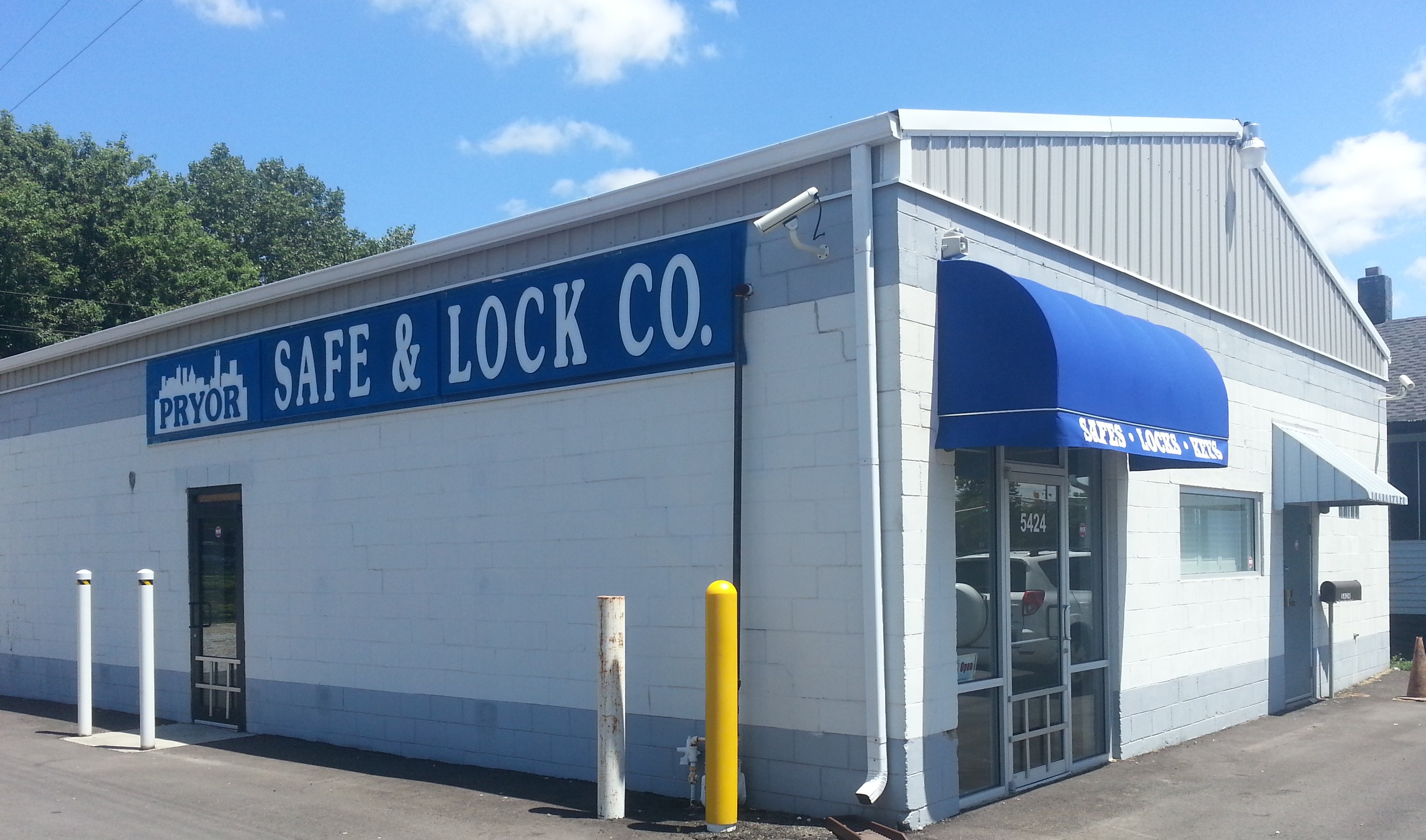 PRYOR SAFE & LOCK logo