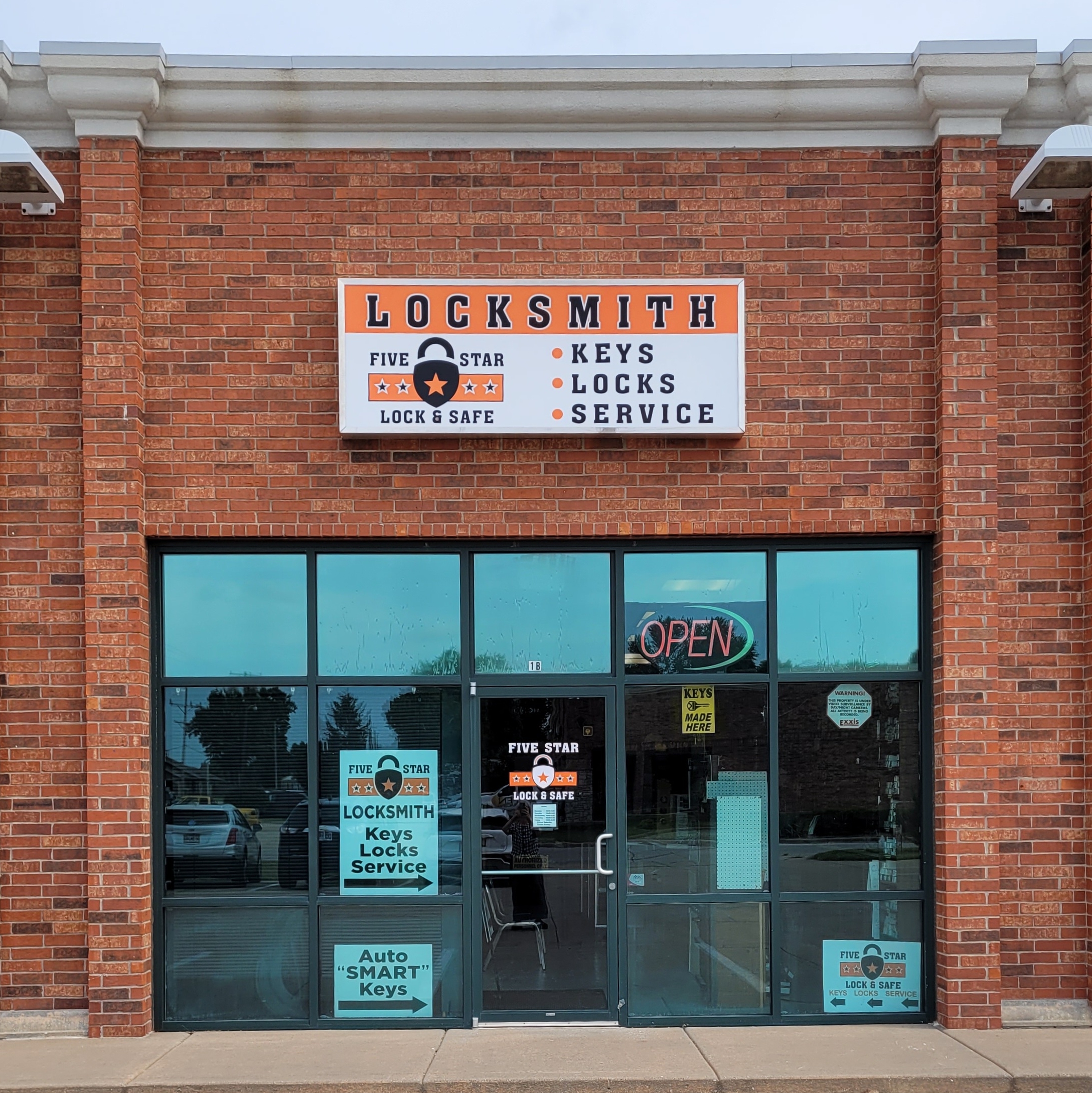 Five Star Lock & Safe logo