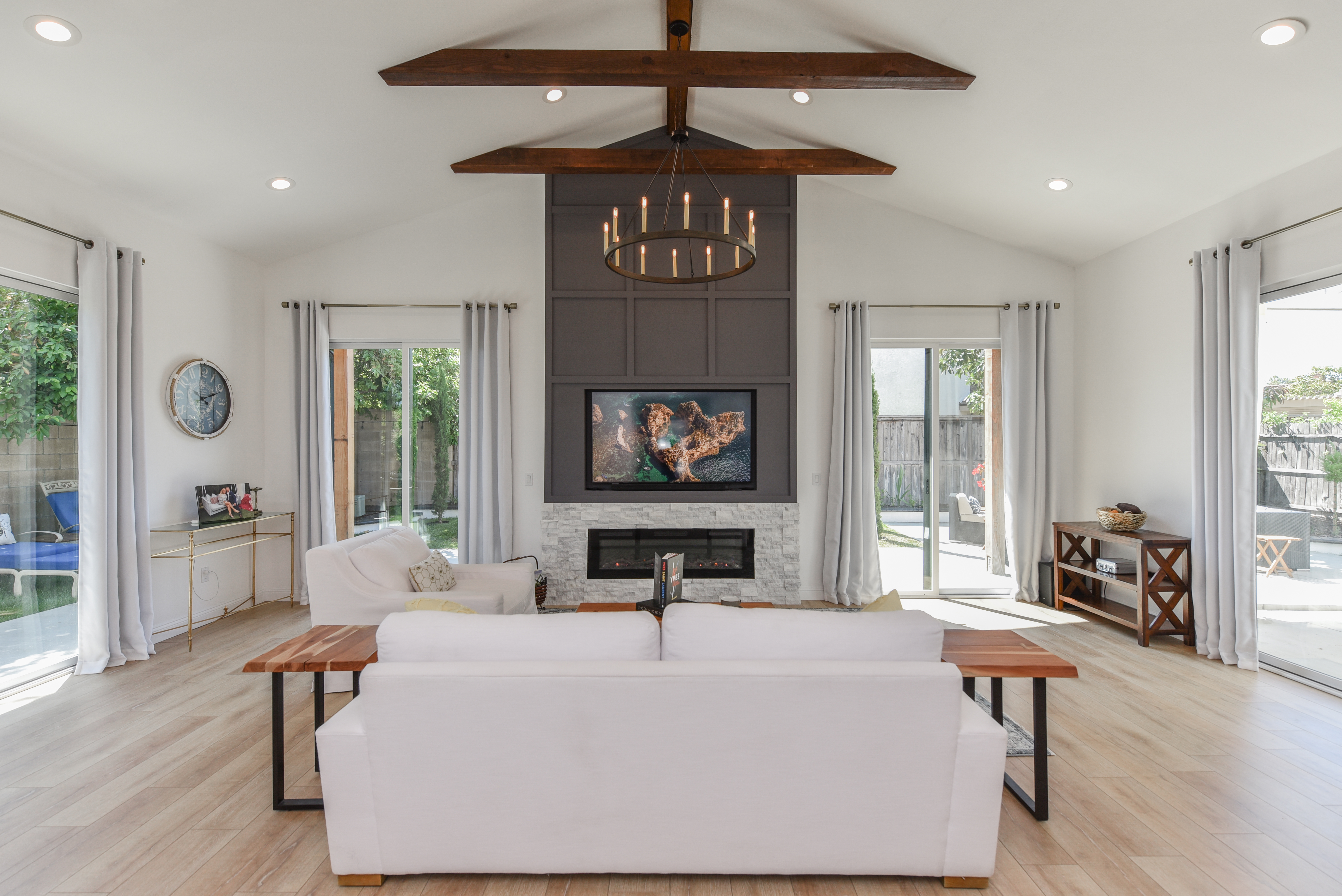 Unique Homes Construction logo