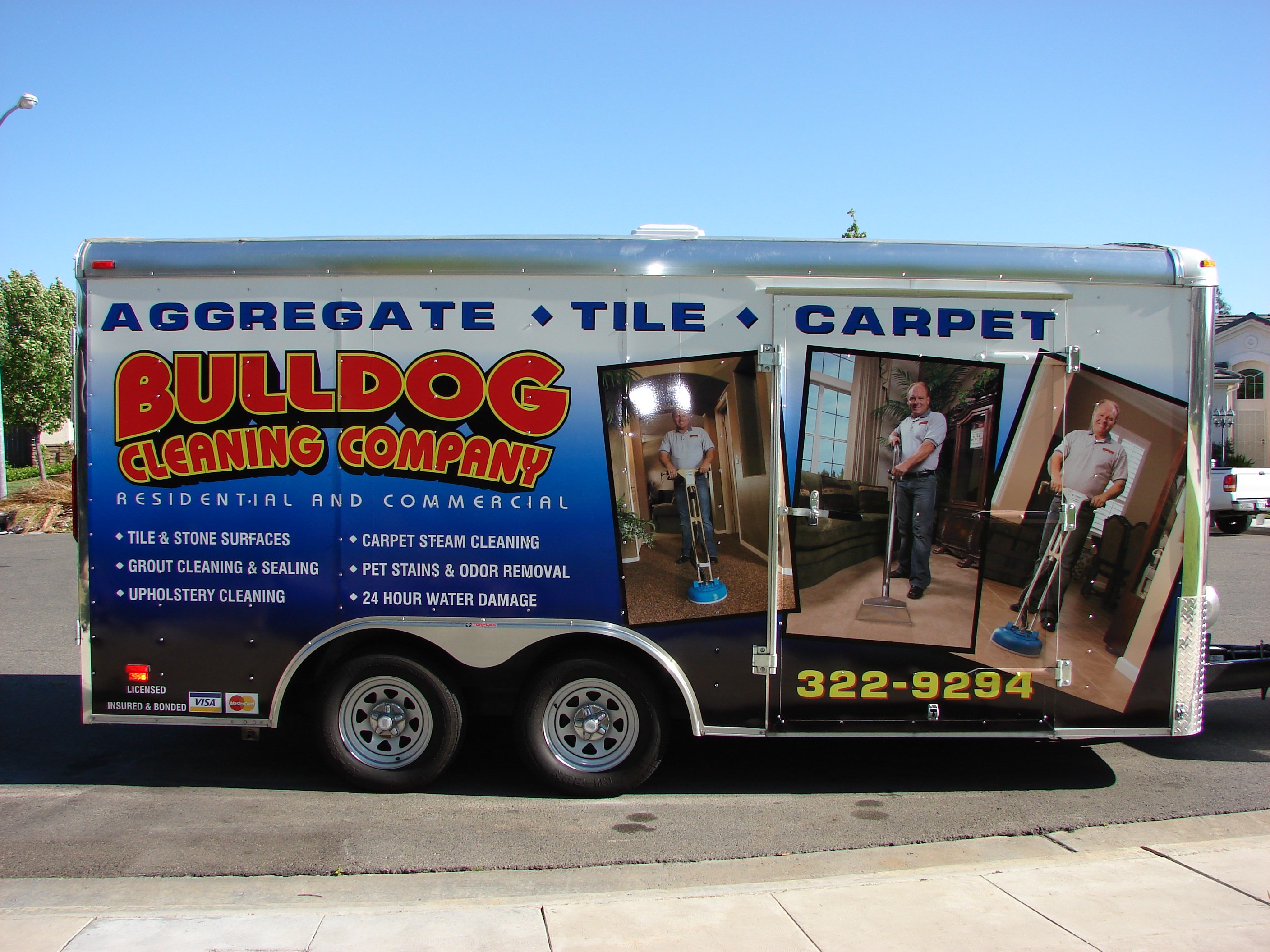 BULLDOG CLEANING COMPANY logo