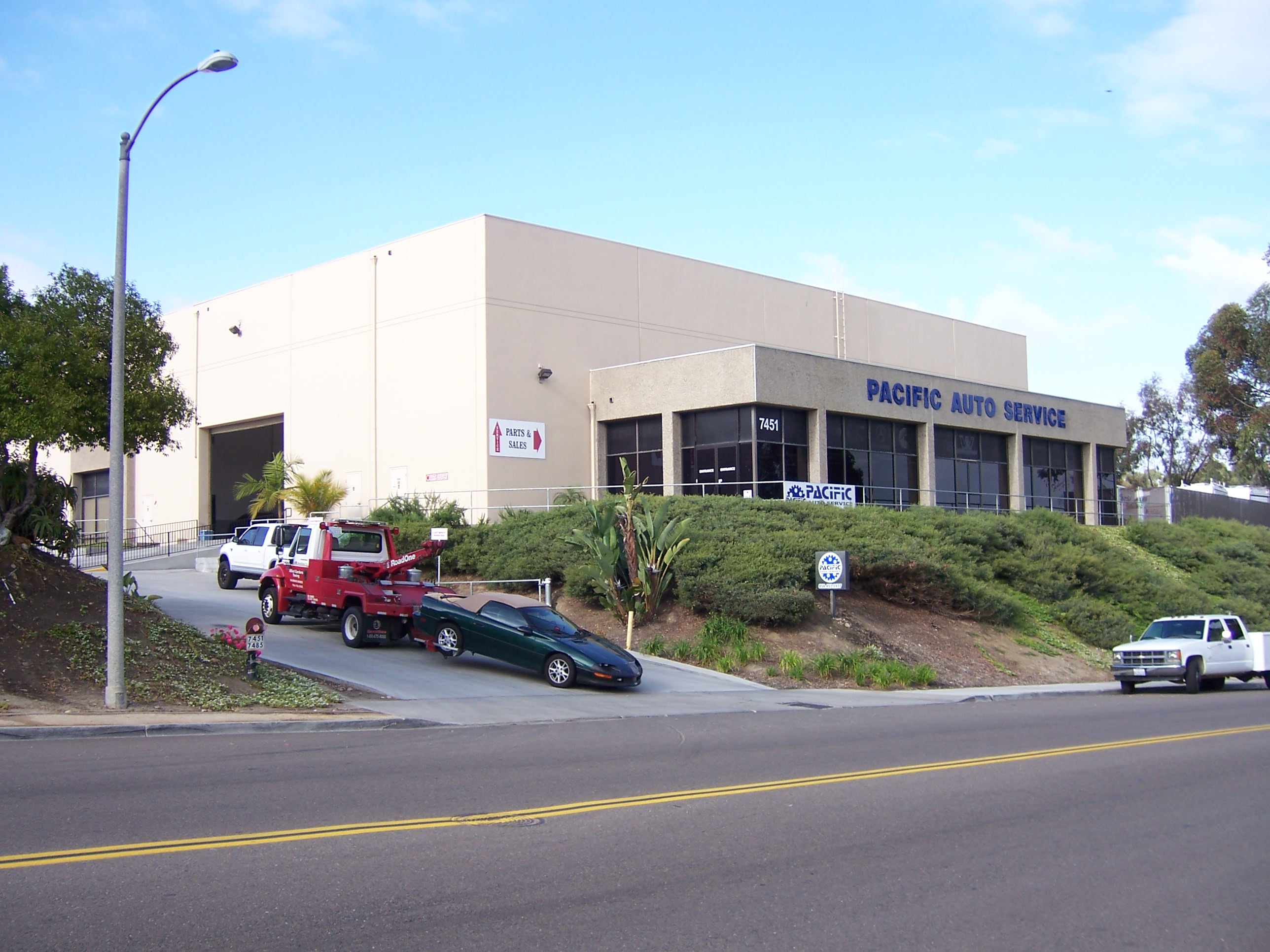 Pacific Auto Service logo