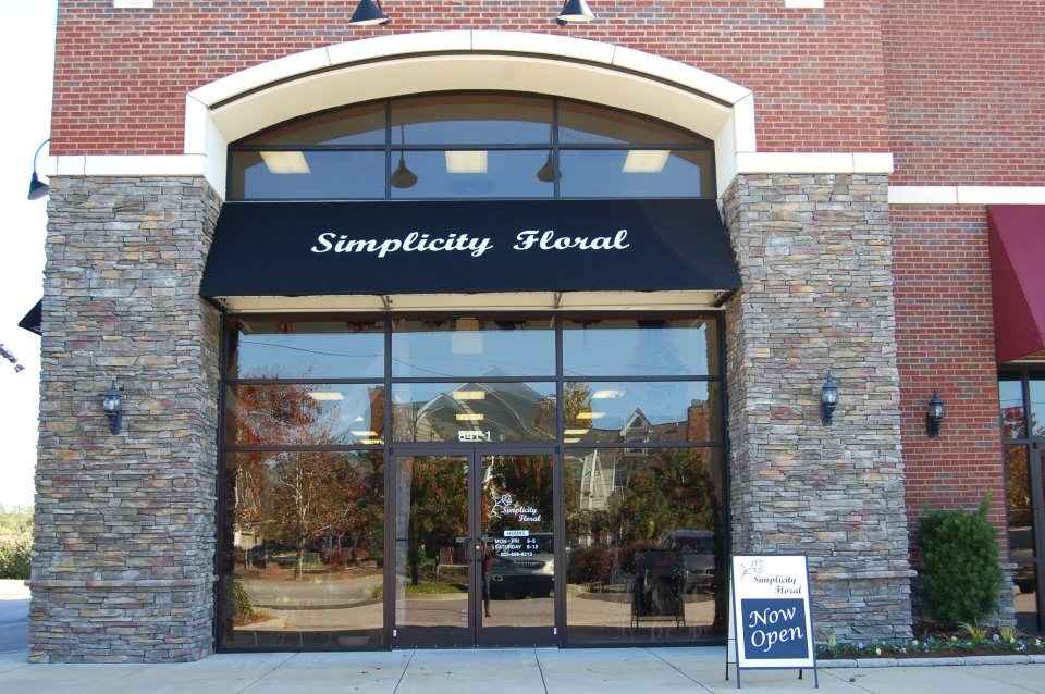 Simplicity Floral logo