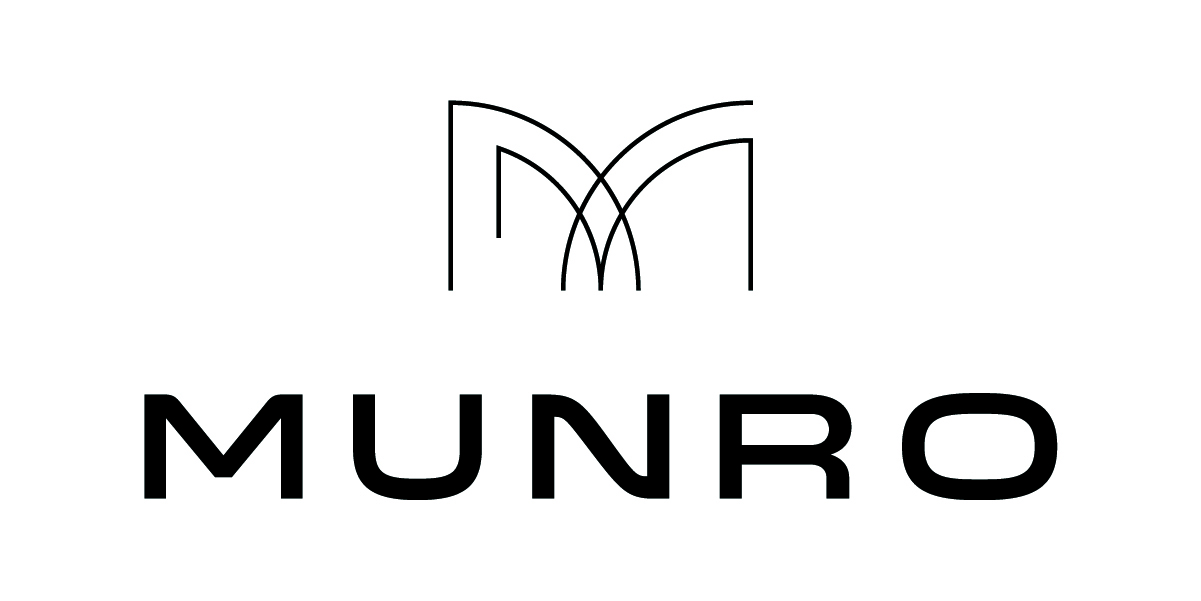 MUNRO LANDSCAPING & LAWN CARE logo
