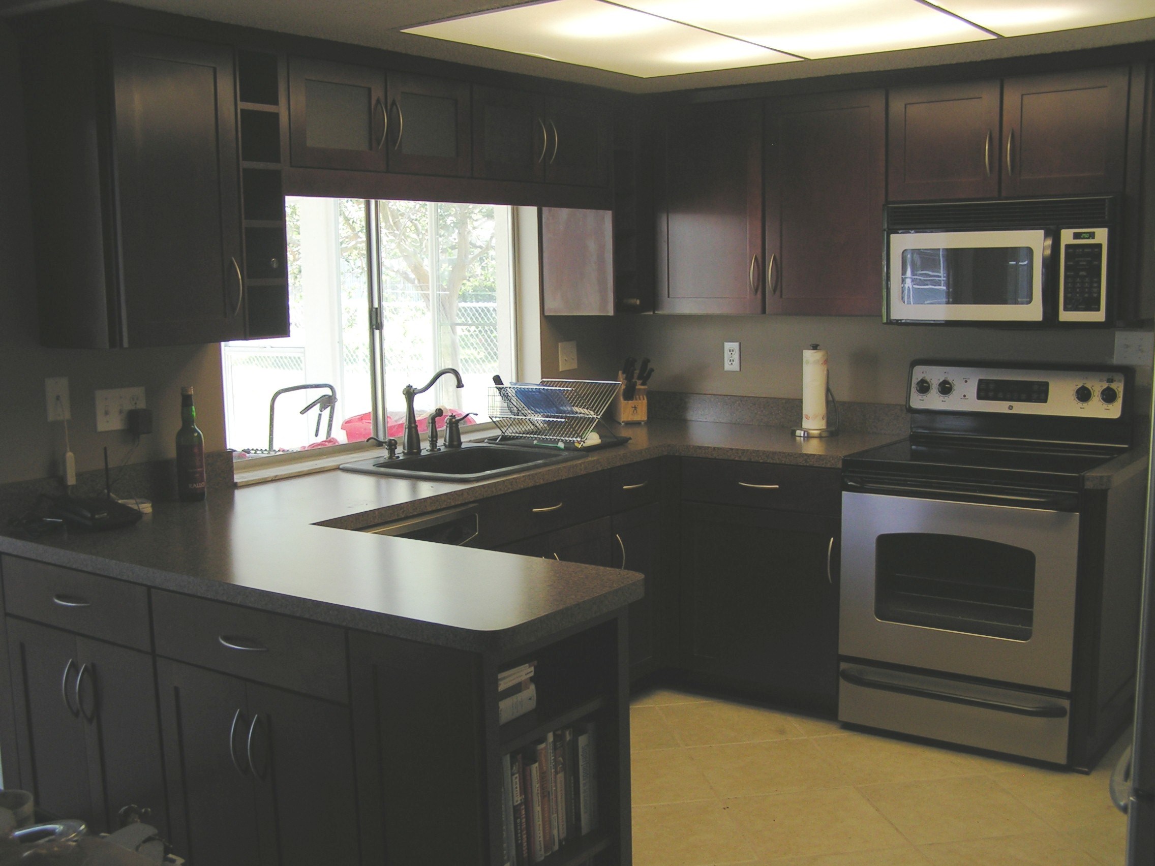 VALCOURT KITCHENS, LLC logo