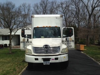 Bee Moving Inc. logo