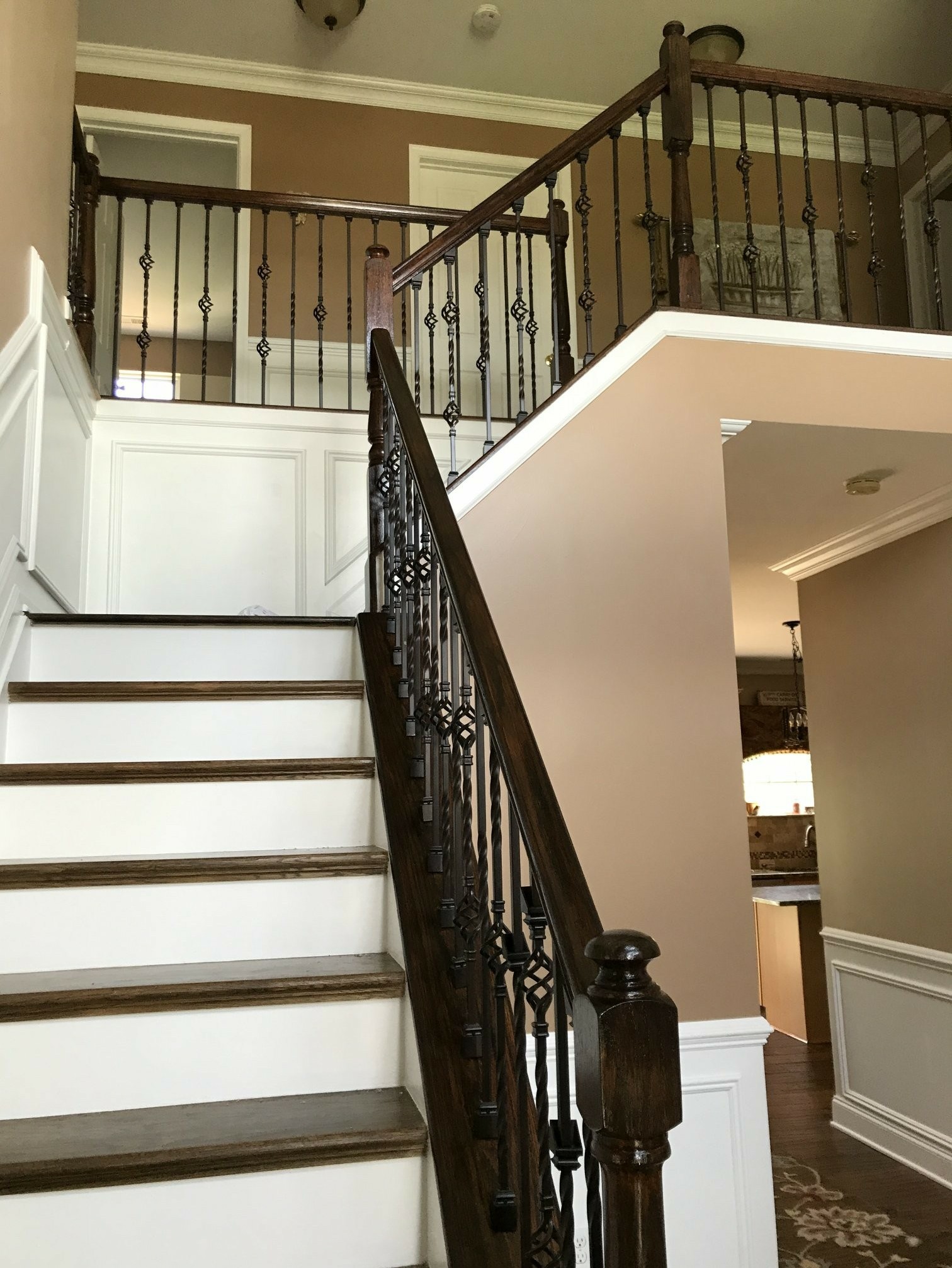 FIRST QUALITY HARDWOOD FLOORS logo