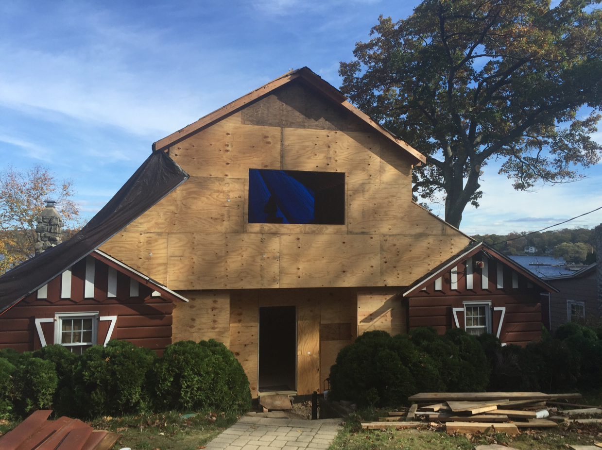 timothy taylor carpentry&remodeling logo