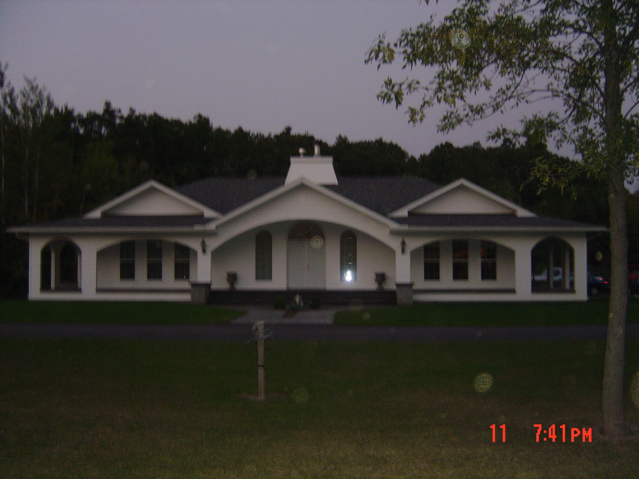 Dano's Painting And Roofing logo