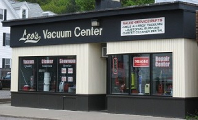 Leo's Vacuum Center logo