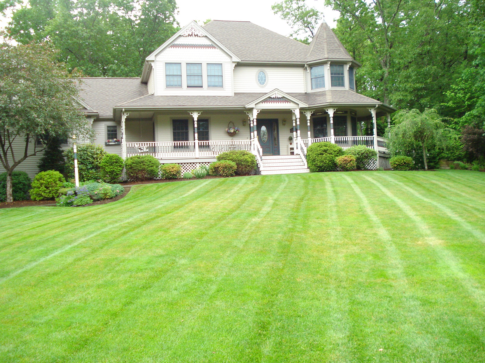 Logo for MRD Landscaping & Lawn Care