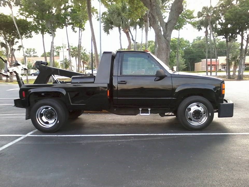 AFFORDABLE TOWING & LOCKOUTS logo