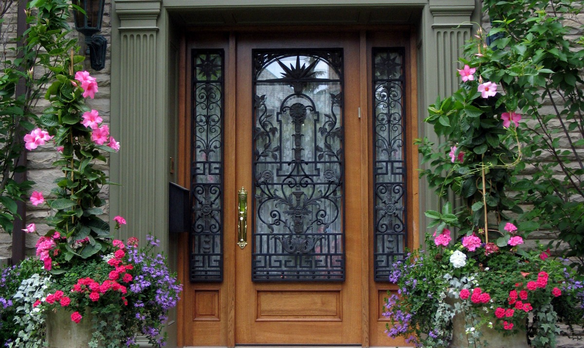 From-Door-to-Door logo