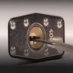 Leawood KS Locksmith Store logo