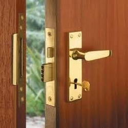 Bettendorf IA Locksmith Store logo