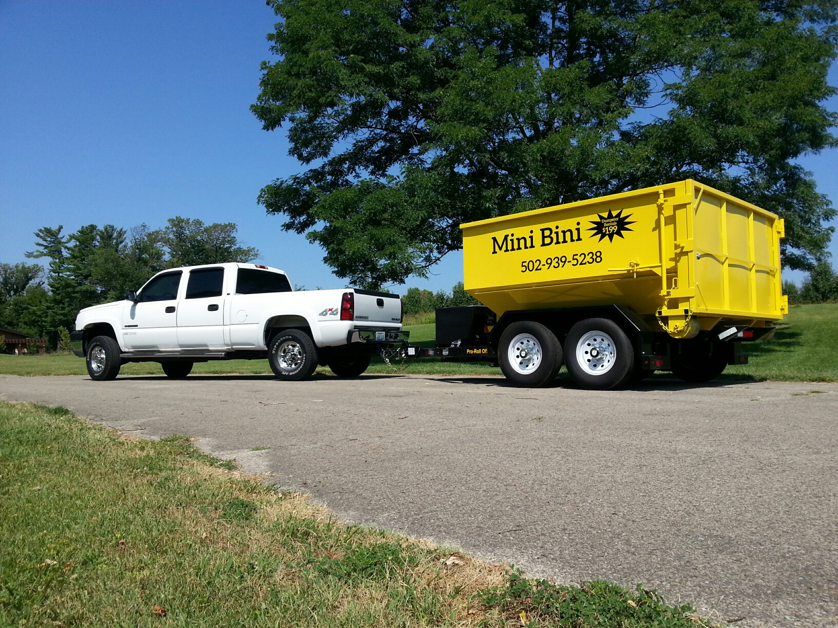 Mini Bini Dumpsters logo