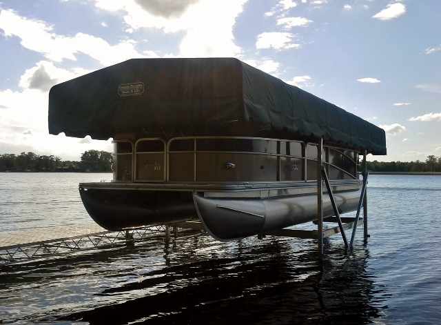 Custom Portable Docks & Lifts logo