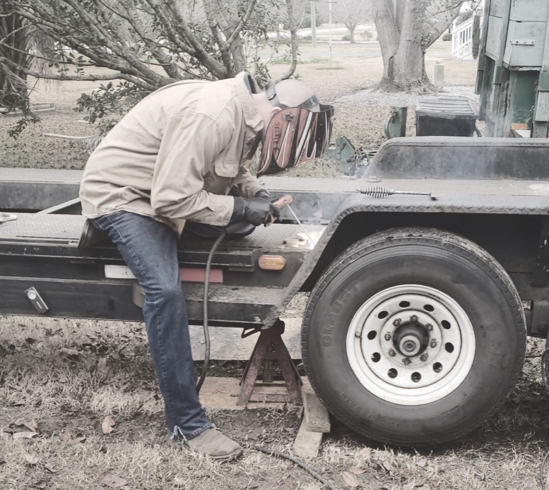 Sechler's Welding & Mechanical Maintenance logo
