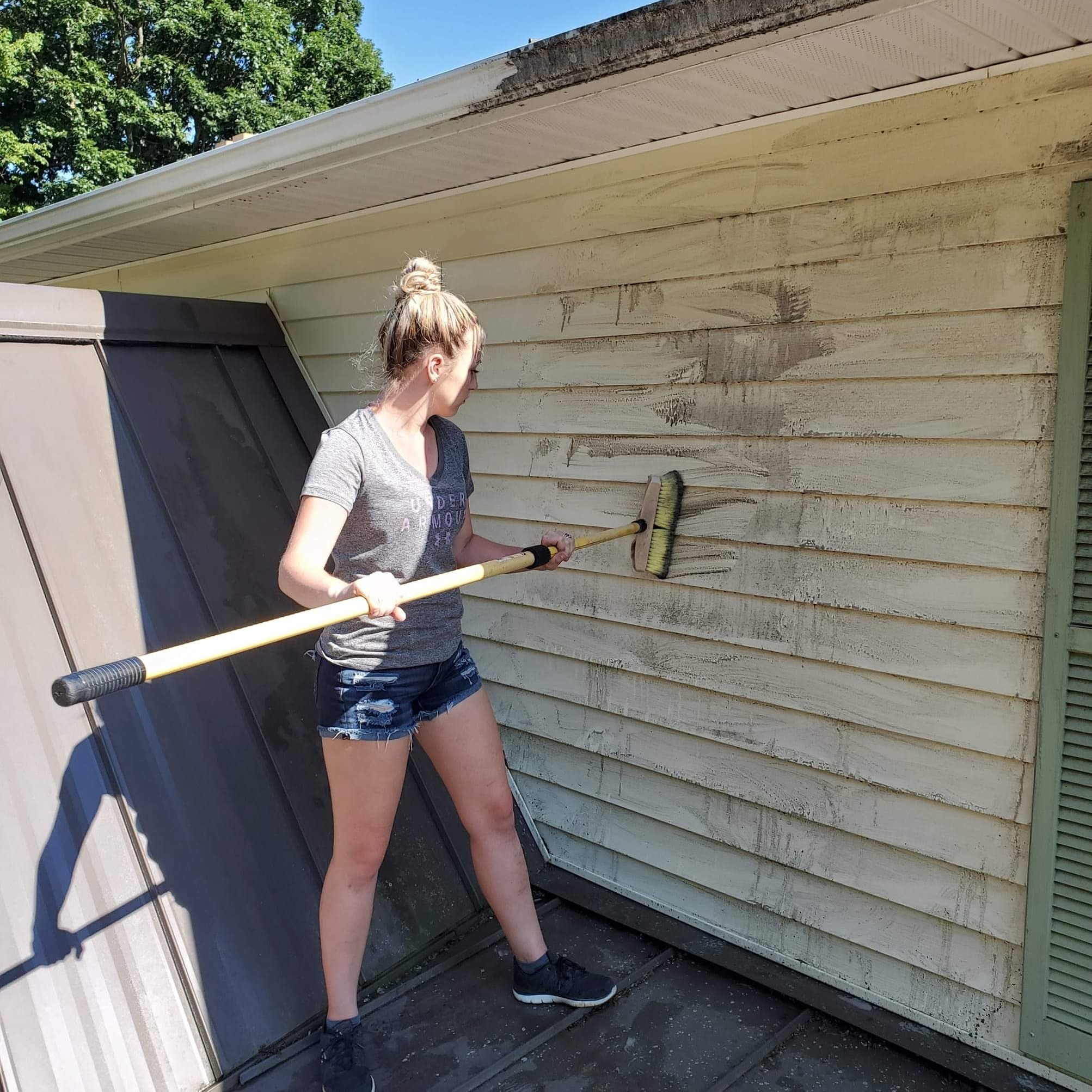 Sam's Pressure Washing logo