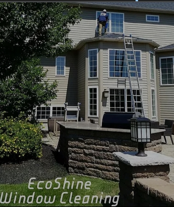 EcoShineUT logo