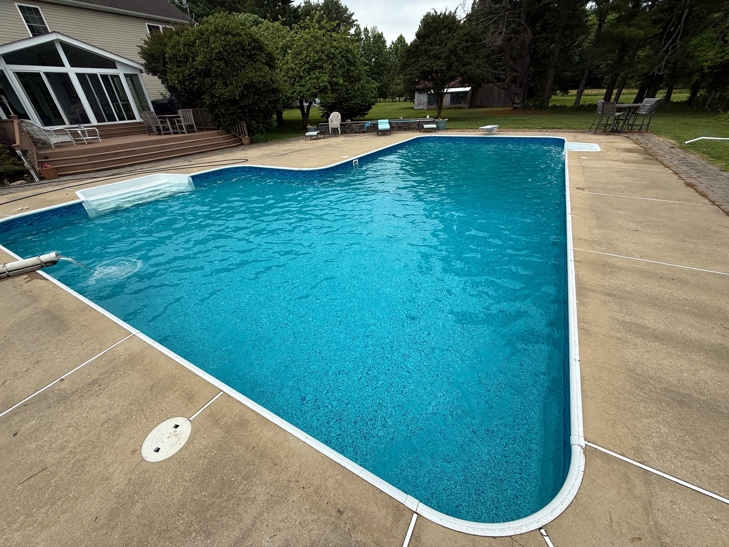 Island Pools and Spas logo