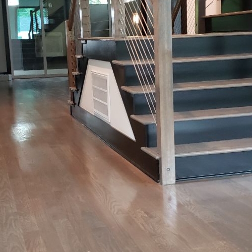 Logo for BR hardwood floors