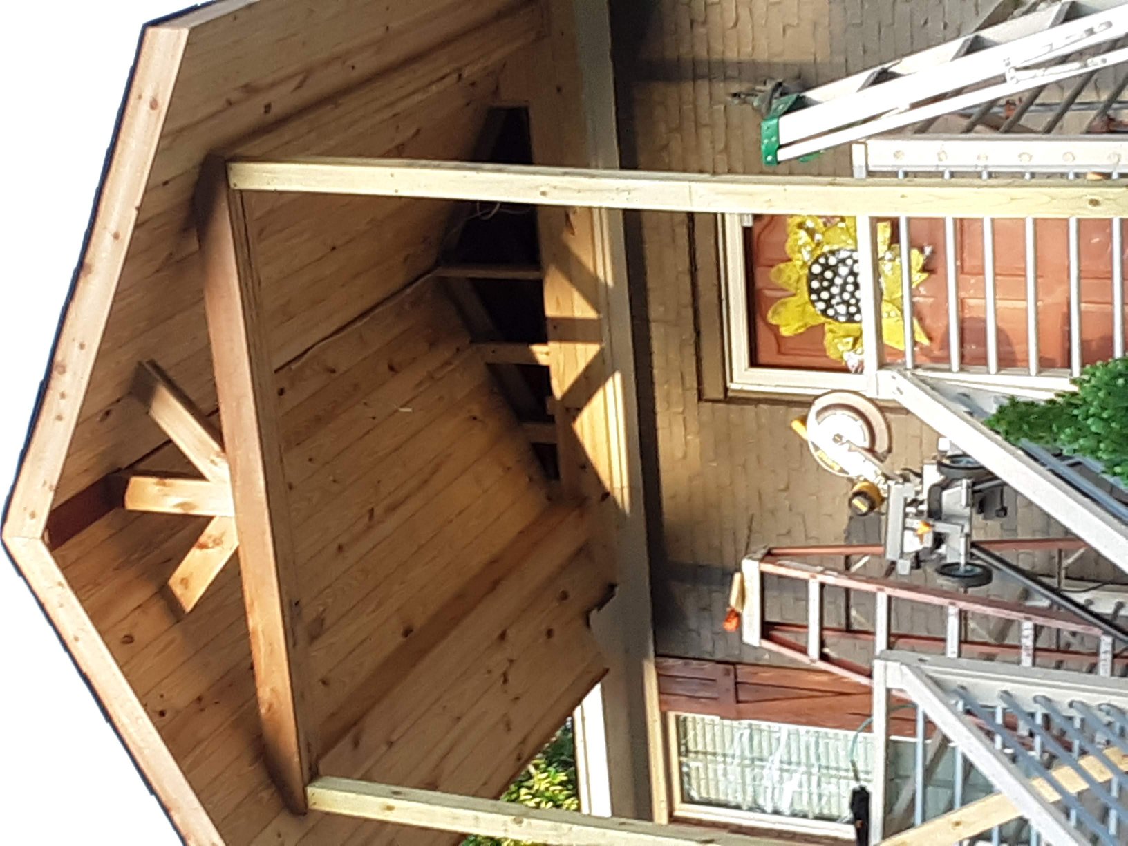 Gus Wind's Custom Deck Construction & Repair logo
