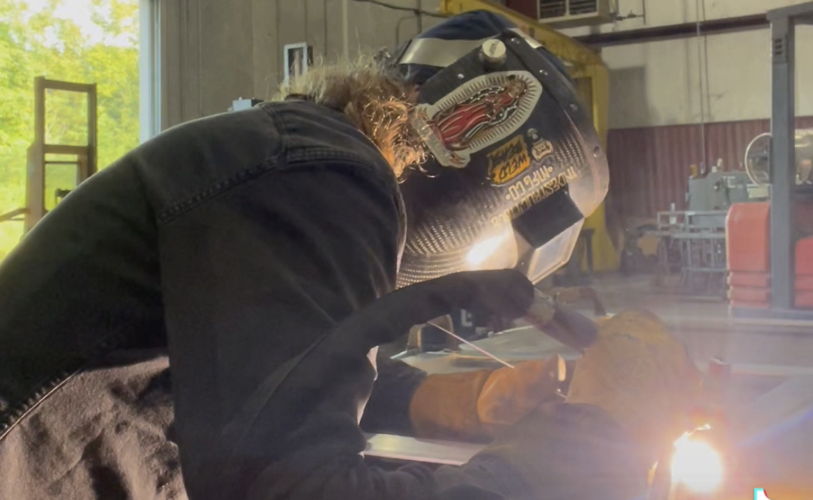 Essential Welding logo