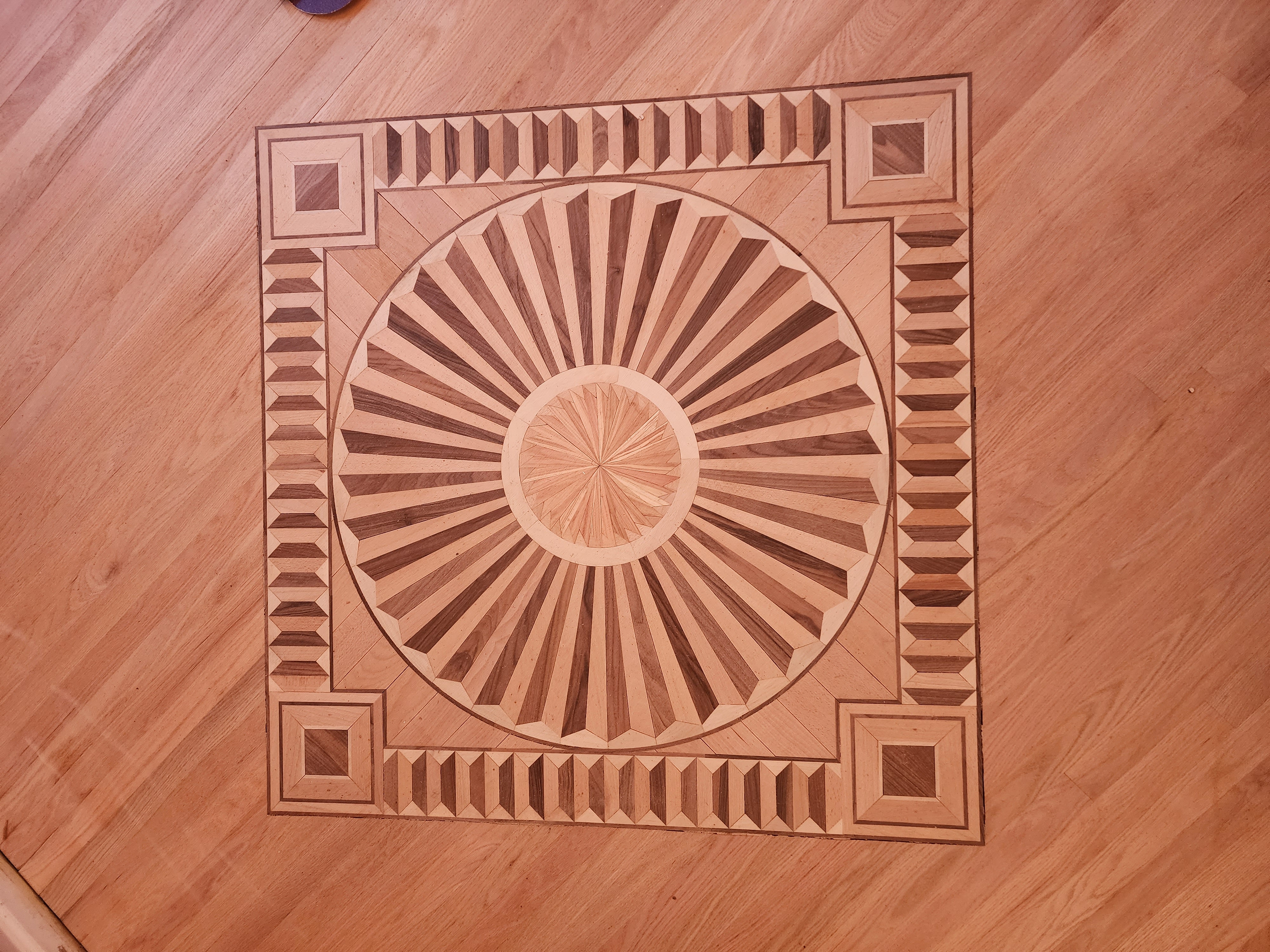 Turn 2 Flooring logo