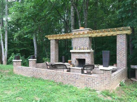 Carver's Masonry logo