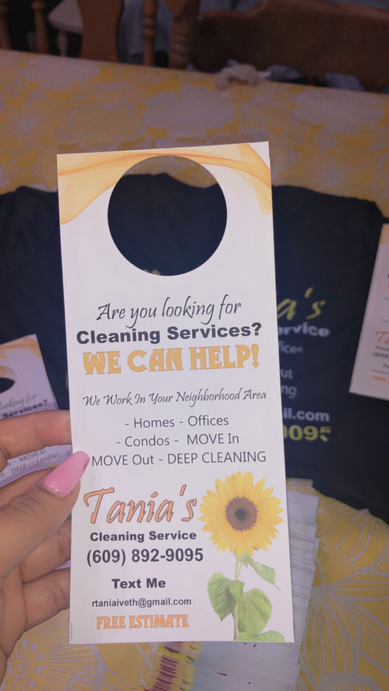 Tania's Cleaning Services  logo