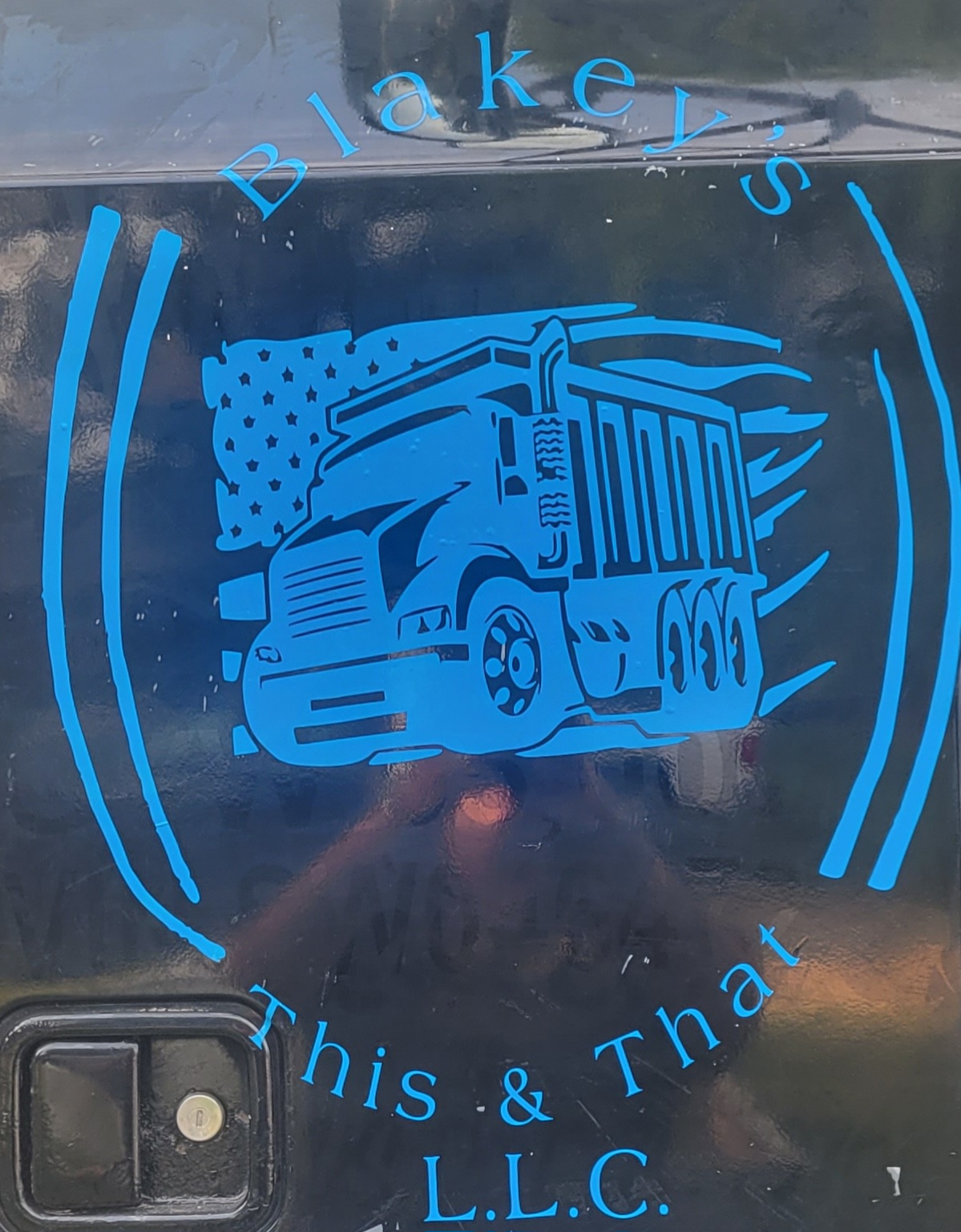 Blakey's This & That LLC logo